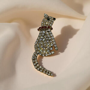 Vintage 1950s Rhinestone Cat Brooch Gold Tone Figural Pin